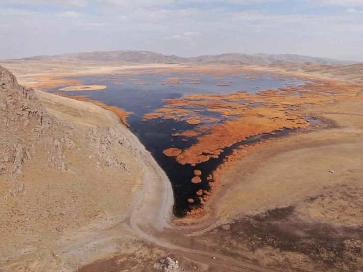 Vanda tarih ve doğa buluşması: Sonbaharın son haftasında kartpostallık manzaralar oluştu