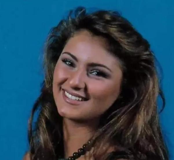 Pınar Altuğ 32 Yıl Önceki Halini Paylaştı 19 Yaş Pozuna Beğeni Yağdı