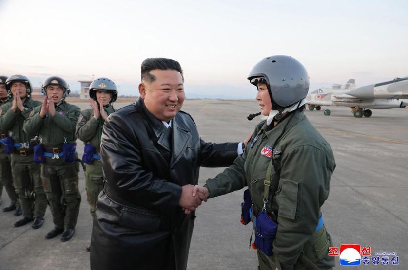 Kim Jong-un, kızıyla birlikte füzeleri böyle izledi