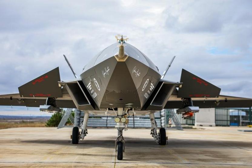 Bayraktar KIZILELMAnın hava-hava füzesi dünya basınında: Erdoğanın tarihi denemesi