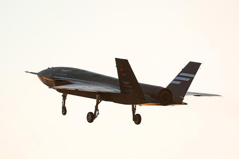 Bayraktar KIZILELMAnın hava-hava füzesi dünya basınında: Erdoğanın tarihi denemesi