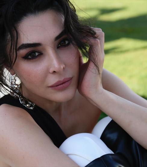 Büşra Cebe: Eşref Rüya Bir Oyunbaz Takımı