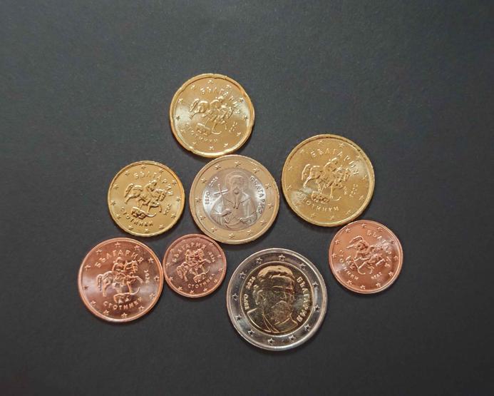 Bulgaristan ilk yerel euroları bastı: Vatandaşlar sıraya girdi