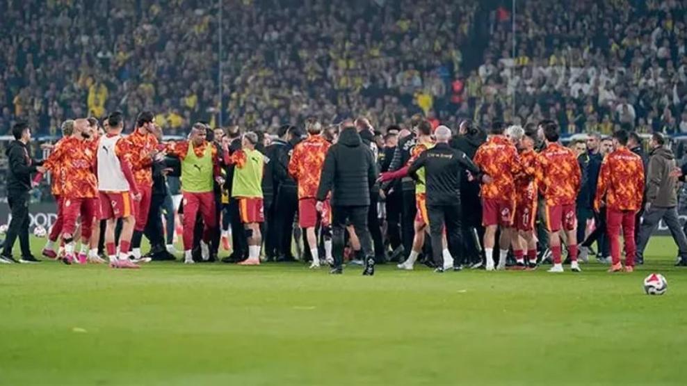 Fenerbahçe- Galatasaray derbisi öncesi gerilim Zor ayırdılar