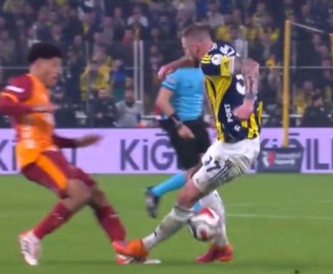 Derbinin tartışmalı pozisyonları incelendi Fenerbahçenin gol iptali doğru mu