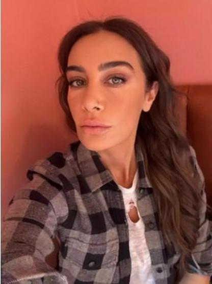 Şarkıcı Sılanın son hali gündem oldu Yaptırdığı estetik dokunuşlar olay yarattı