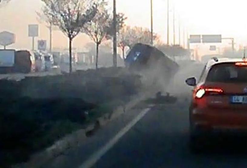 ÖLÜME MAKAS: Kontrolden çıktı, takla attı