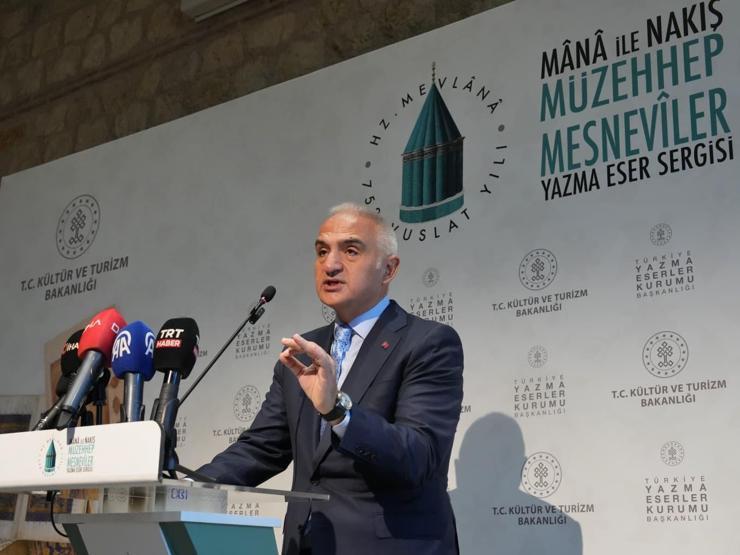 700 YILLIK YAZMA ESERLER İSTANBUL’DA BİR ARAYA GELDİ