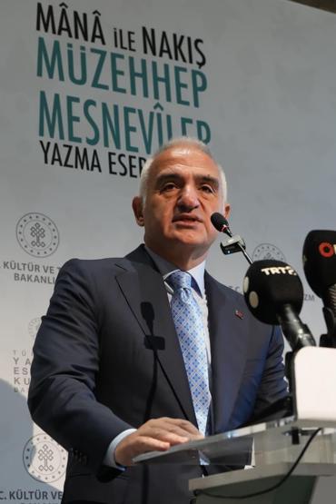 700 YILLIK YAZMA ESERLER İSTANBUL’DA BİR ARAYA GELDİ