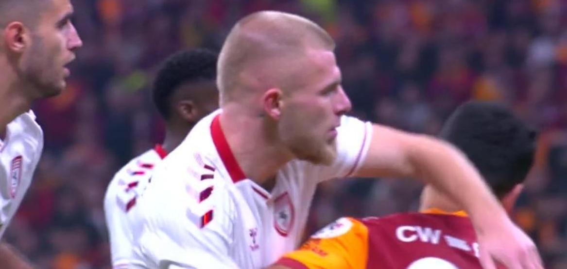 Galatasaray - Samsunspor maçı tartışmalı pozisyonlar Penaltı için net yorum...