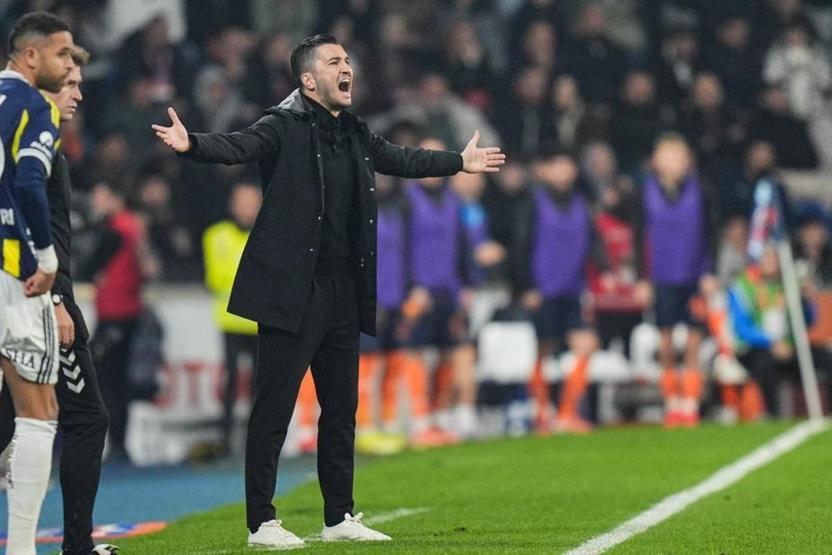 Başakşehir-Fenerbahçe maçı sonrası Tedesco eleştirisi: Takımın ayarlarıyla manasız oynuyor