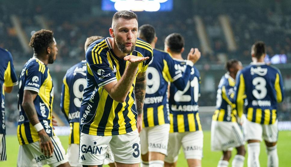 Başakşehir-Fenerbahçe maçı sonrası Tedesco eleştirisi: Takımın ayarlarıyla manasız oynuyor