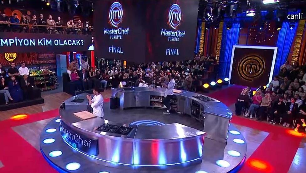 Sezer mi, Özkan mı MASTERCHEF 2025 ŞAMPİYONU BELLİ OLDU İşte Dün Geceki Büyük Finalde Yaşananlar