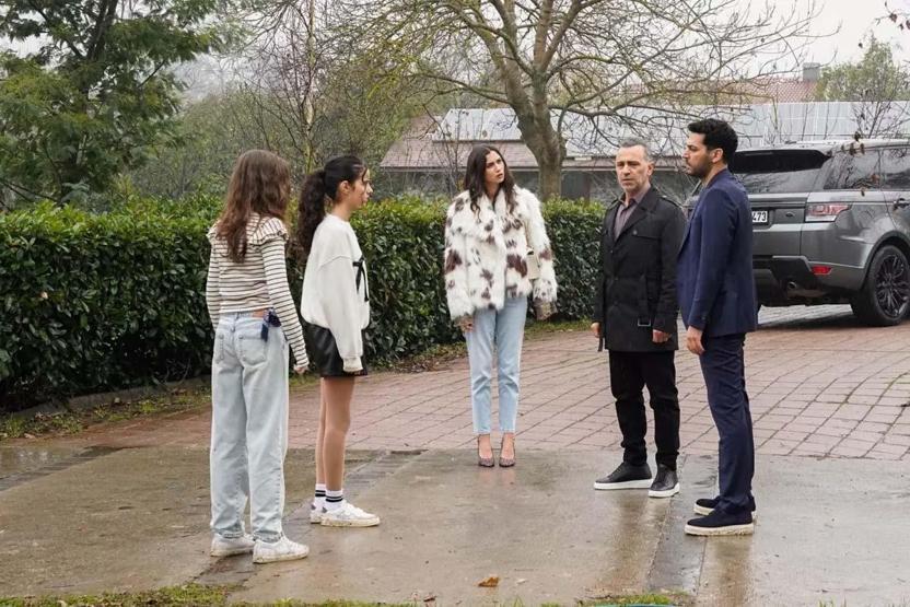 Reytinglerde Cumartesi Klasiği Tüm Kategoriler Güllerle Bezeli