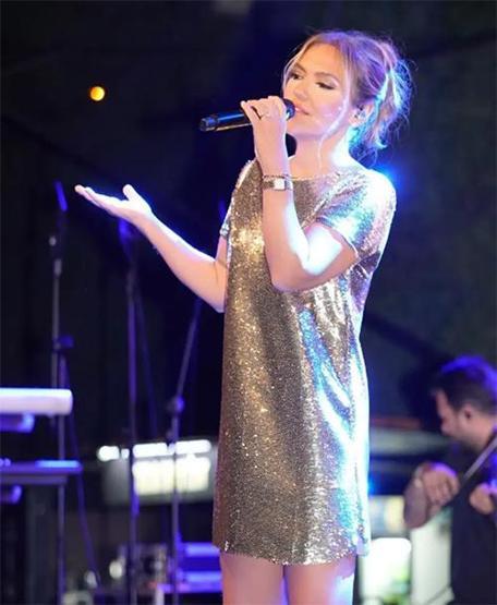 4 Yıldır Küsler Demet Akalın, Berkaydan Sonra Şimdi de O İsme Zeytin Dalı Uzattı