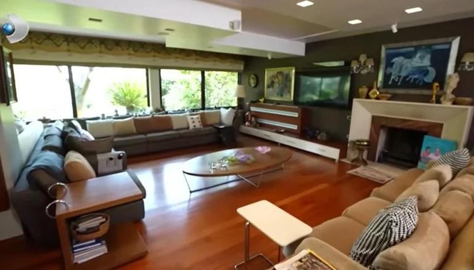 Sahrap Soysal 5 Odalı Lüks Villasının Kapılarını Evrim Akın ile Ev Gezmesine Açtı