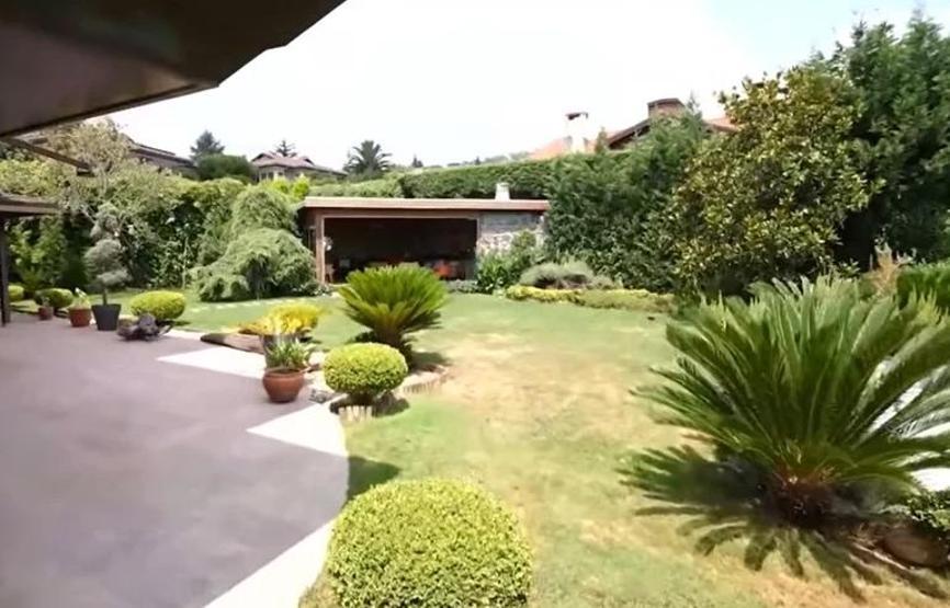 Sahrap Soysal 5 Odalı Lüks Villasının Kapılarını Evrim Akın ile Ev Gezmesine Açtı