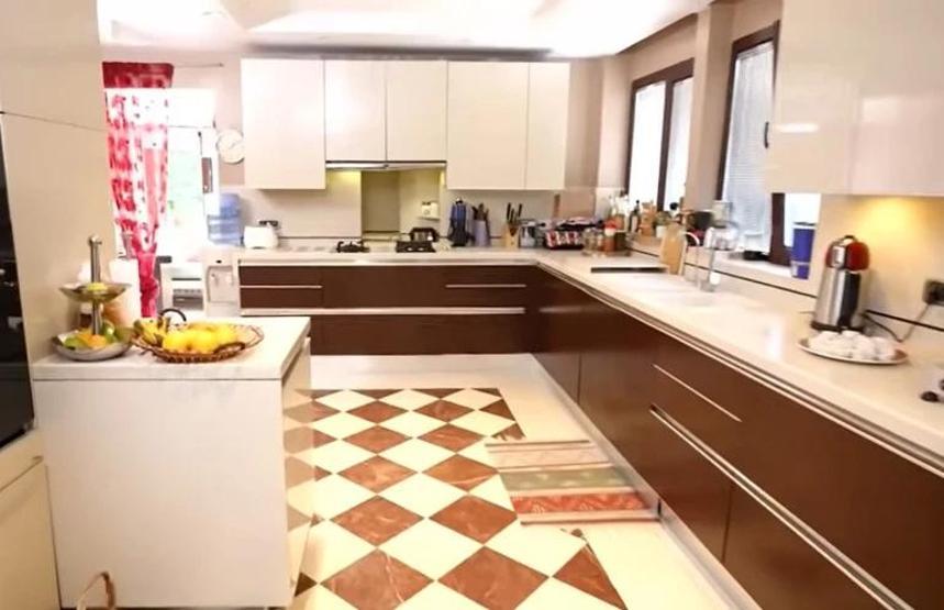 Sahrap Soysal 5 Odalı Lüks Villasının Kapılarını Evrim Akın ile Ev Gezmesine Açtı