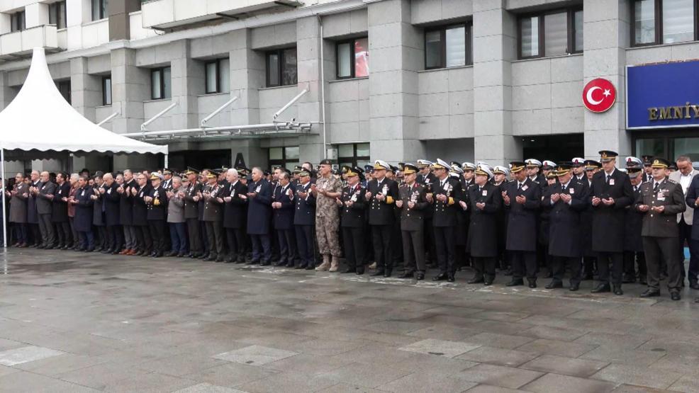 Şehit polise son görev İstanbul İl Emniyet Müdürlüğünde tören düzenlendi