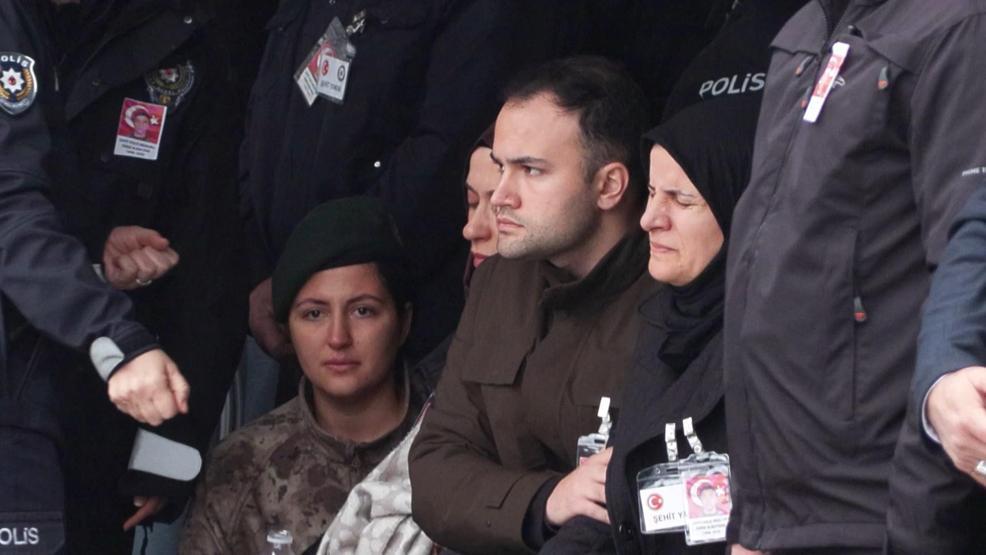 Şehit polise son görev İstanbul İl Emniyet Müdürlüğünde tören düzenlendi