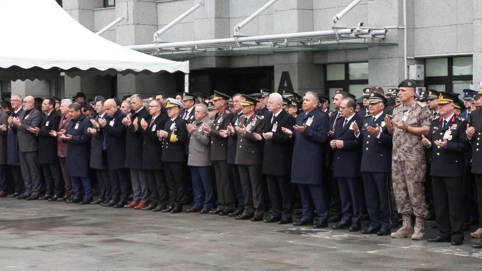 Şehit polise son görev İstanbul İl Emniyet Müdürlüğünde tören düzenlendi