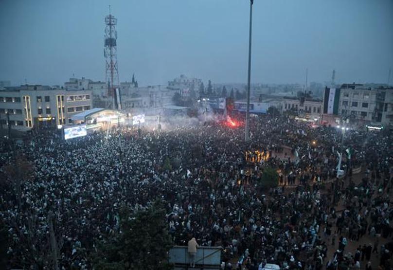 Suriyede halk sokağa döküldü Kutlama yaptılar