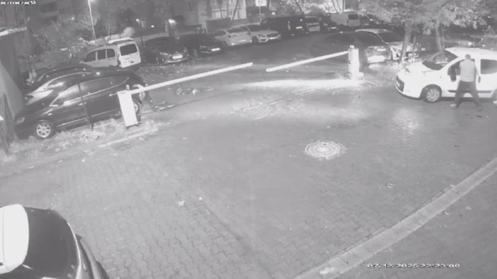 Alkollü sürücü dehşet saçtı 2 kişiye çarpıp kaçarken 7 aracı da hurdaya çevirdi