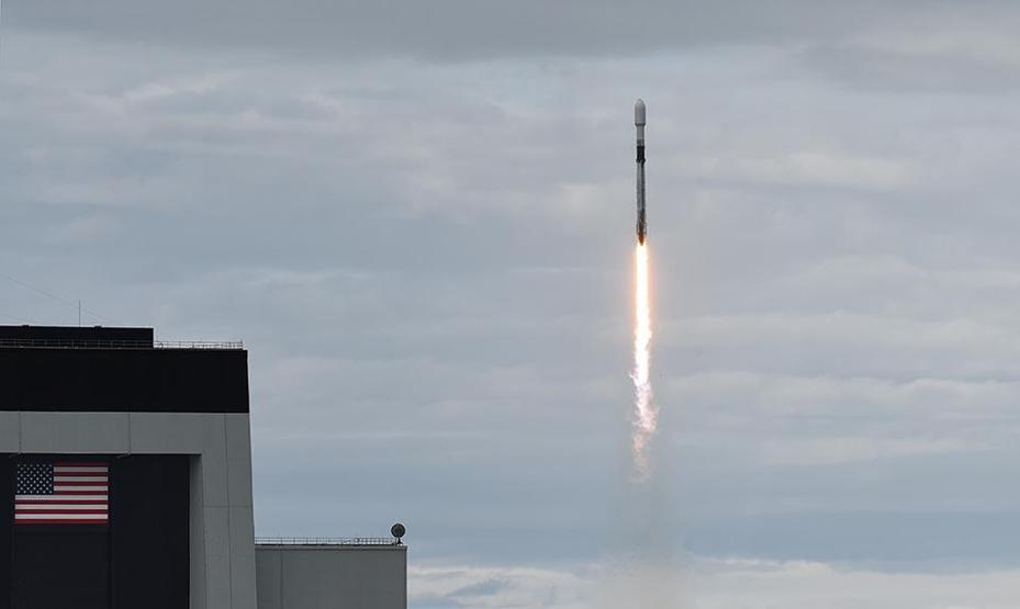 SpaceX, NROnun gizli yükünü Falcon 9 ile uzaya fırlattı