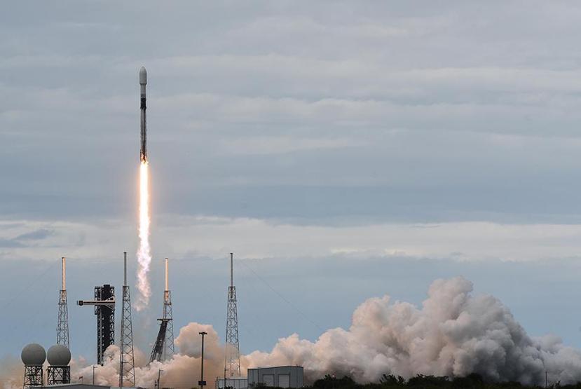 SpaceX, NROnun gizli yükünü Falcon 9 ile uzaya fırlattı