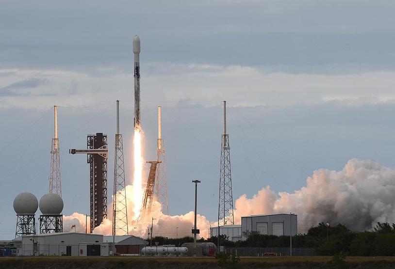 SpaceX, NROnun gizli yükünü Falcon 9 ile uzaya fırlattı