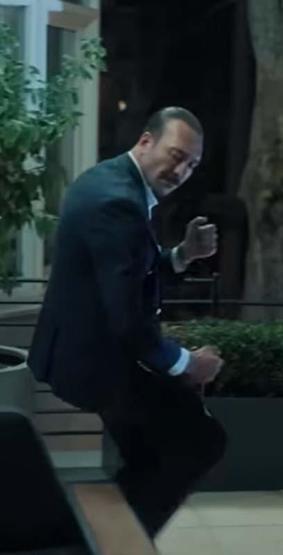 Eşref Rüyada Kadir Baba Dans Etti, Ortalık Yıkıldı