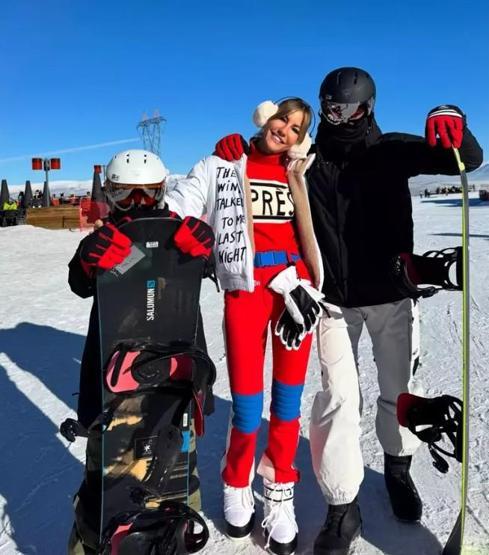 Çağla Şıkel’den 35 Yıl Sonra Gelen İtiraf: “Şiir defterimdeki o çocuk… meğer karşımdaymış”