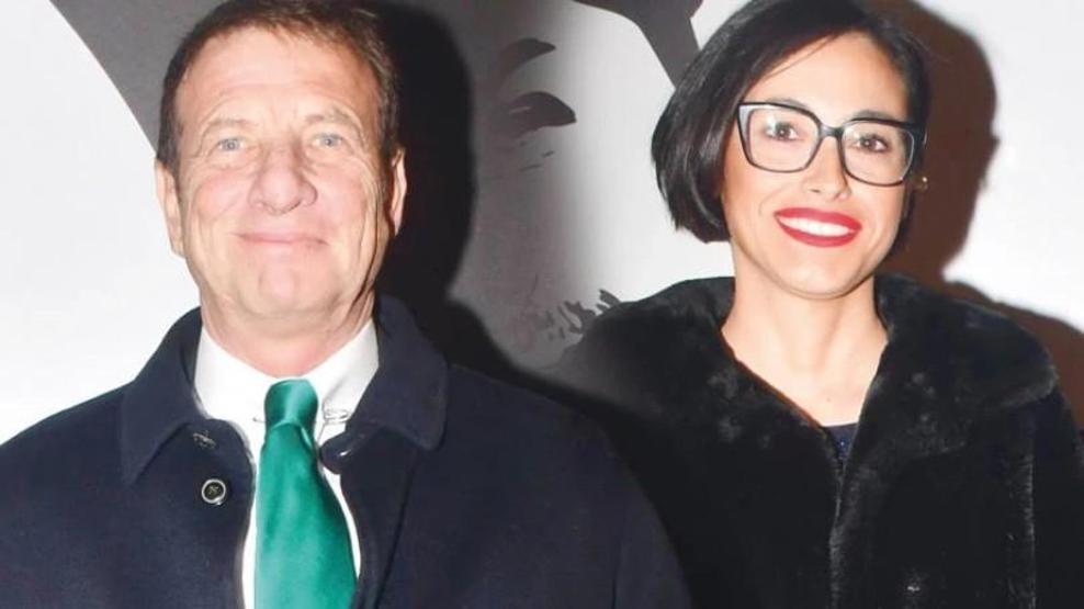 “Aşkım bizi çekiyorlar” Kaya Çilingiroğlu ve genç sevgilisi Aslım Kan ödül töreninde ilgi odağı oldu