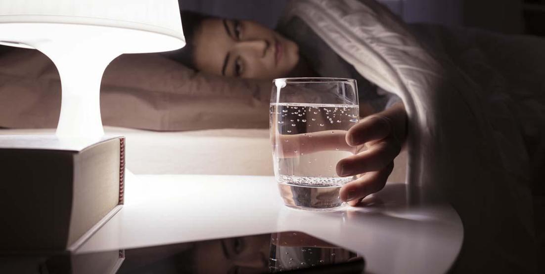 Geceleri Odanıza Bir Bardak Su Koyun, Çünkü… Bu Etkisini Çoğu Kişi Bilmiyor Grip, Zatürre, RSV, Covid-19 Alarmı Kış Geldi, Risk 3 Kat Arttı, Aciller Doldu Taştı