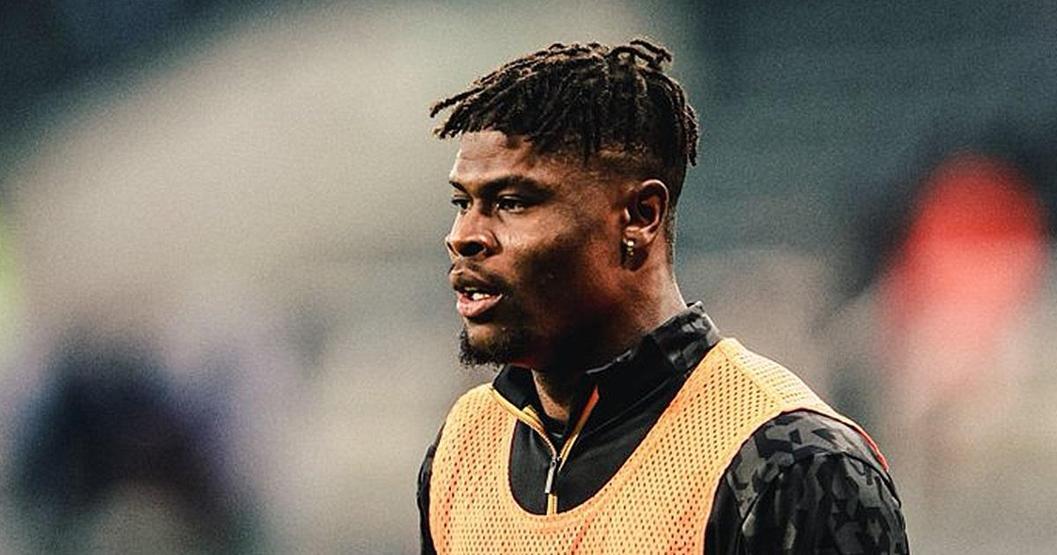 Beşiktaşa dev forvet Serdal Adalı bizzat devrede...