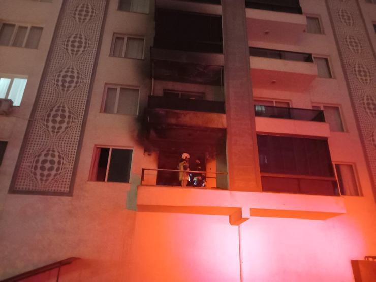 Eşinin yaptığını öğrenince evi ateşe verdi