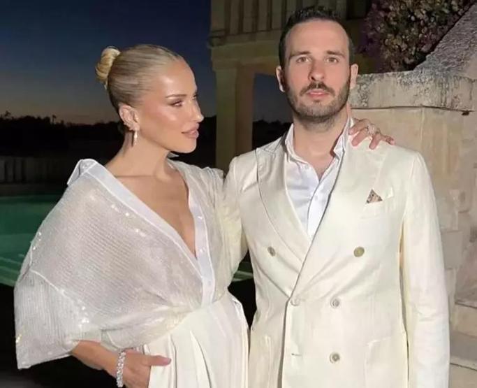 Burcu Esmersoydan eşine övgü Allah sonunda yüzüme güldü