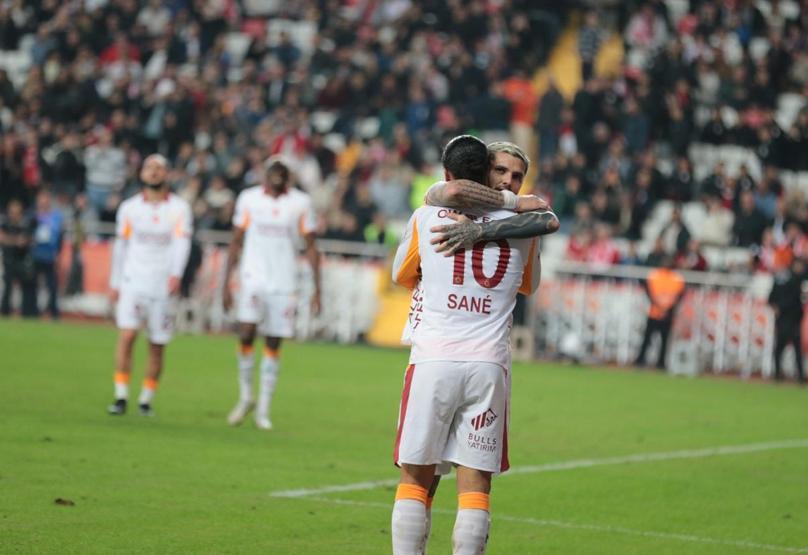 Galatasarayın Antalyaspor galibiyetinde Icardi övgüsü: Osimhen yoksa, ben buradayım dedi
