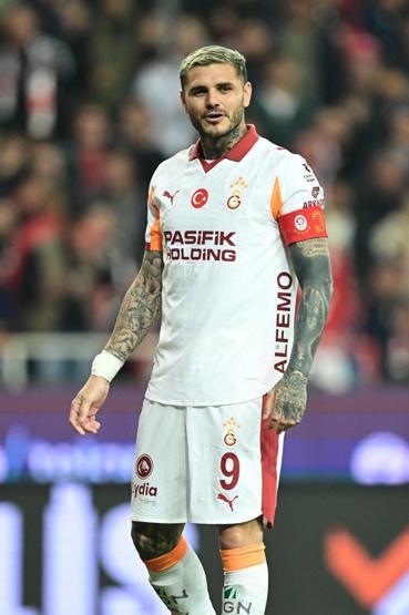 Galatasarayın Antalyaspor galibiyetinde Icardi övgüsü: Osimhen yoksa, ben buradayım dedi