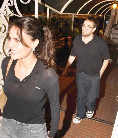 Murat Dalkılıçtan sevgilisi Özgü Kayaya övgü dolu sözler