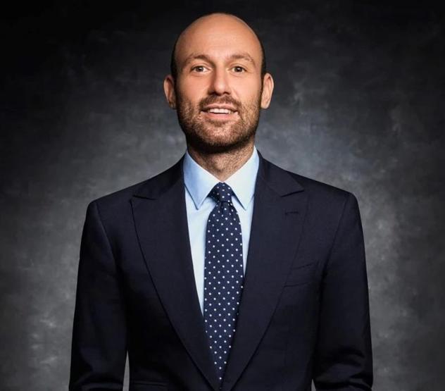 Magazin Gündemine Bomba Gibi Düştü Hande Erçel-Onur Güvenatam Aşkı Nasıl Başladı