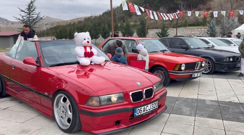 Otomobil tutkunu Himmet için yapılan çağrı karşılık buldu Yüzlerce araçlık konvoy yapıldı