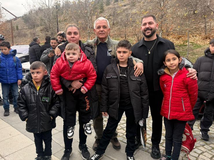 Otomobil tutkunu Himmet için yapılan çağrı karşılık buldu Yüzlerce araçlık konvoy yapıldı