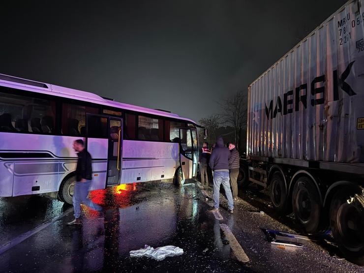 Sakaryada zincirleme kaza: 12 yaralı