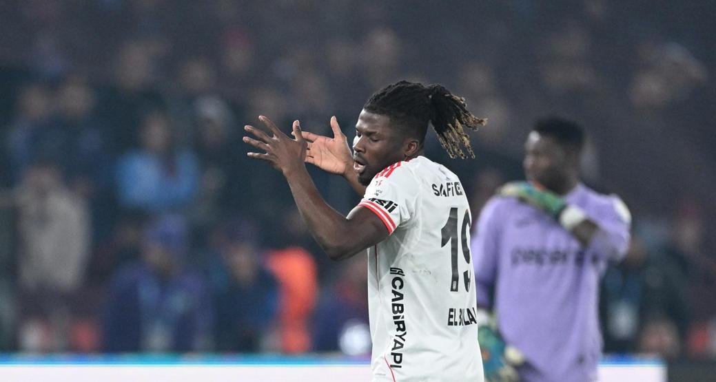 Trabzonspor-Beşiktaş maçı sonrası spor yazarlarından eleştiri: Salah bile oynuyor, Rafa istemiyor