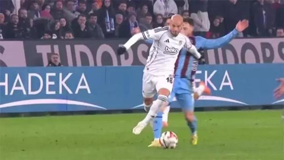 Trabzonspor - Beşiktaş maçı tartışmalı pozisyonları incelendi Kırmızı kart kararı doğru mu