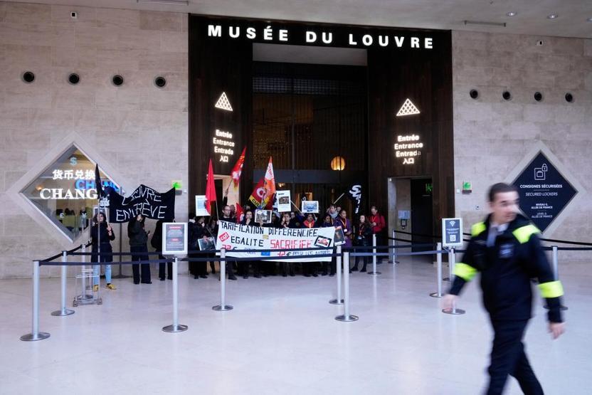 Louvre personeli grevde: Müzenin kapıları bugün kapalı