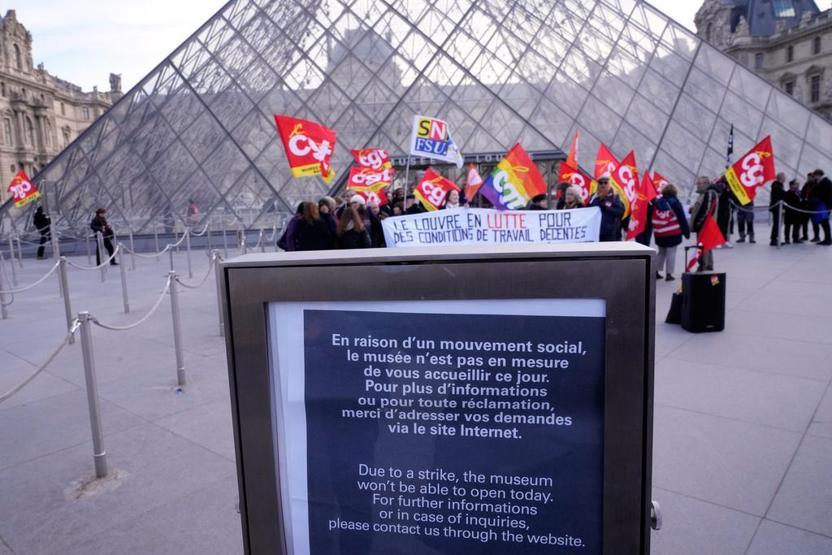 Louvre personeli grevde: Müzenin kapıları bugün kapalı