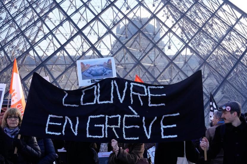 Louvre personeli grevde: Müzenin kapıları bugün kapalı