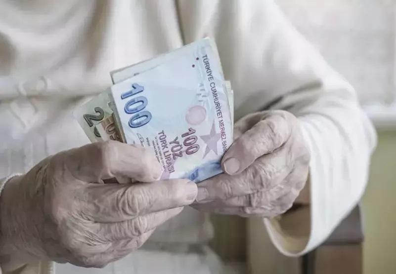 EMEKLİ MAAŞI ZAMMI 2026 HESAPLAMA TABLOSU | 5 aylık enflasyon farkına göre SSK BAĞKUR emekli maaşı ne kadar olacak, yüzde kaç zam gelir 16.811 TL, 17.000 TL alanlar...